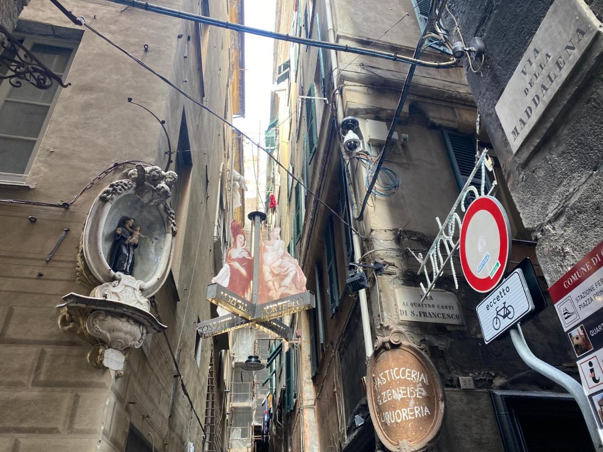 Casaviva- Ampio Appartamento Nei Vicoli Di Genova Exterior foto